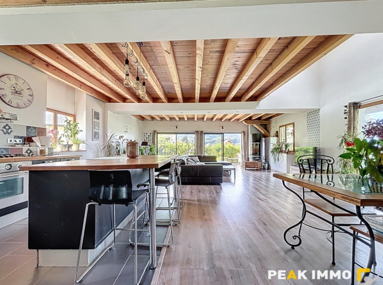 Maison T5 - 174 m2 - Saint Offenge