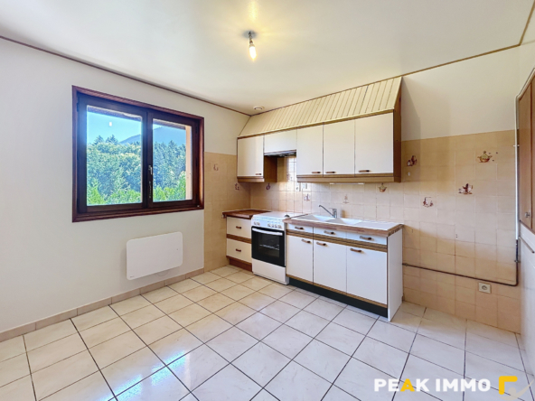 .PEILLONNEX   À louer : Appartement duplex T4 avec balcon et