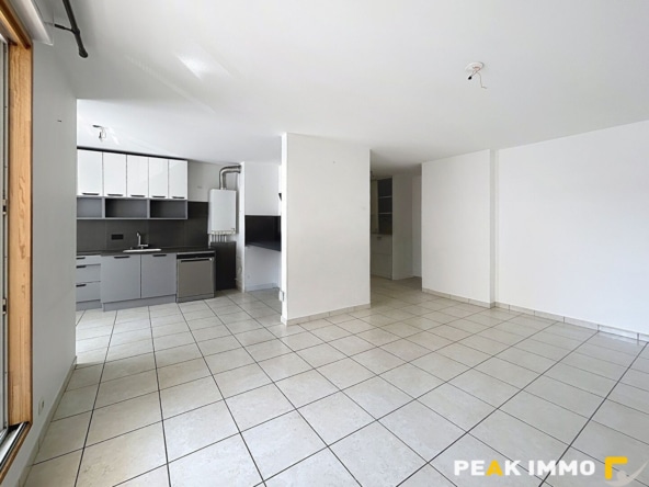 ANNEMASSE   À louer : Appartement T3 de 75,04 m2 avec balcon