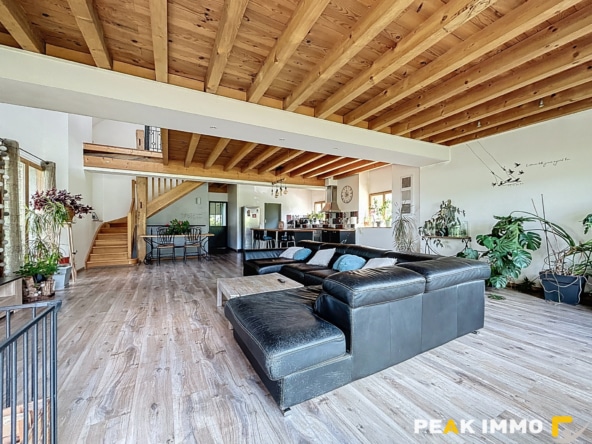 Maison T5 - 174 m2 - Saint Offenge