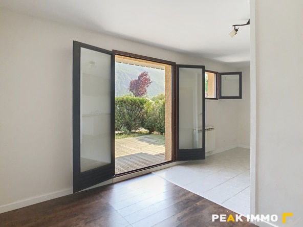 Appartement rez-de-jardin - 30.85 m2 - DOUSSARD