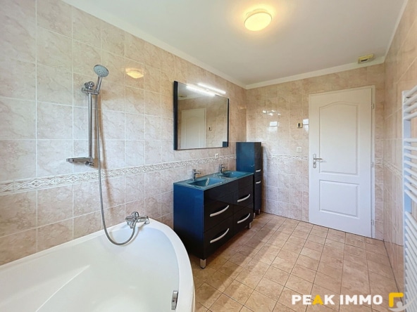 Maison Vougy 5 pièce(s) 113.57 m2