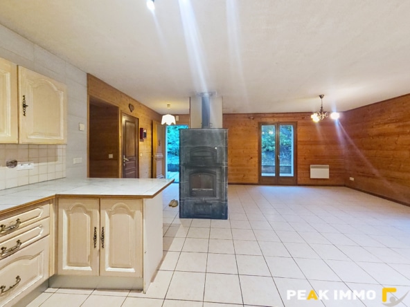 CHATILLON SUR CLUSE- Maison Familiale MCA de 2002 -1205 m2 d