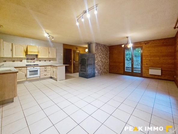 CHATILLON SUR CLUSE- Maison Familiale MCA de 2002 -1205 m2 d