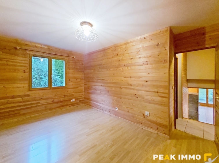 CHATILLON SUR CLUSE- Maison Familiale MCA de 2002 -1205 m2 d