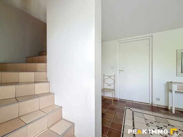 Maison T5 - 174 m2 - Saint Offenge