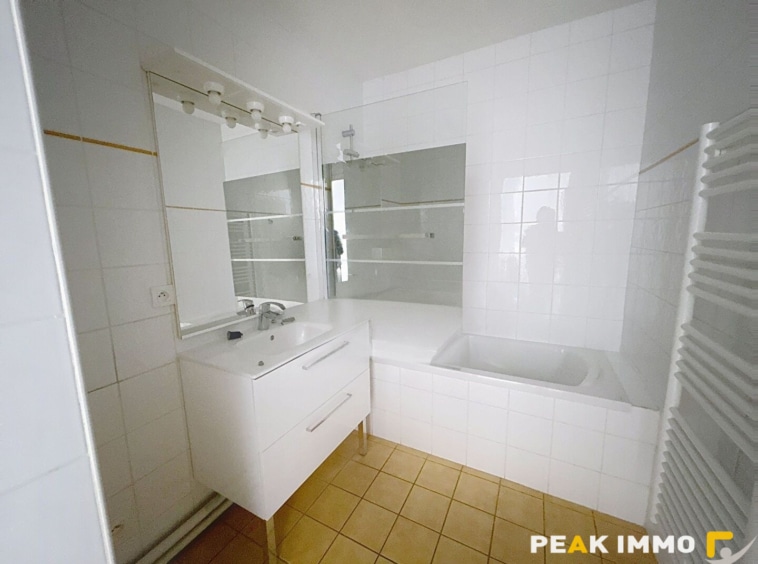 ANNEMASSE   À louer : Appartement T3 de 75,04 m2 avec balcon