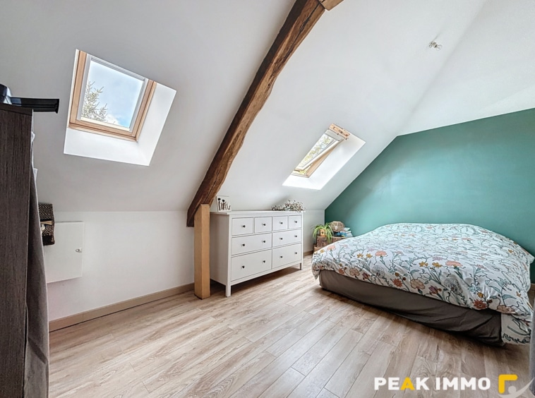 Maison T5 - 174 m2 - Saint Offenge