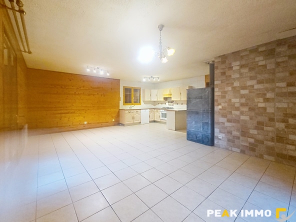 CHATILLON SUR CLUSE- Maison Familiale MCA de 2002 -1205 m2 d