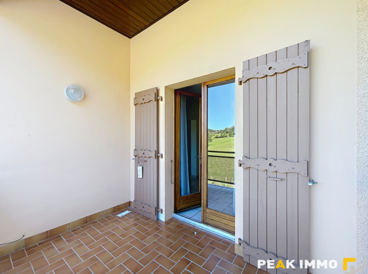 .PEILLONNEX   À louer : Appartement duplex T4 avec balcon et
