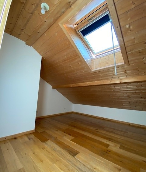 LUCINGES - MAISON MITOYENNE RECENTE PROCHE VILLAGE