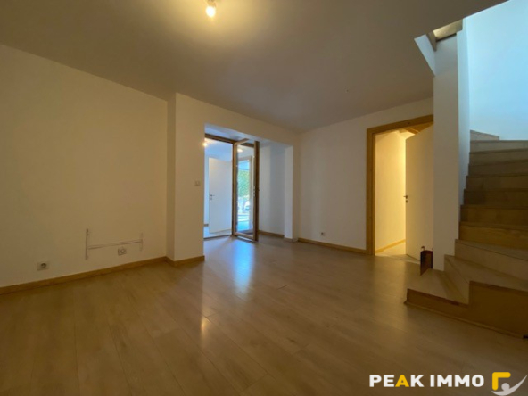 LUCINGES - MAISON RECENTE PROCHE VILLAGE