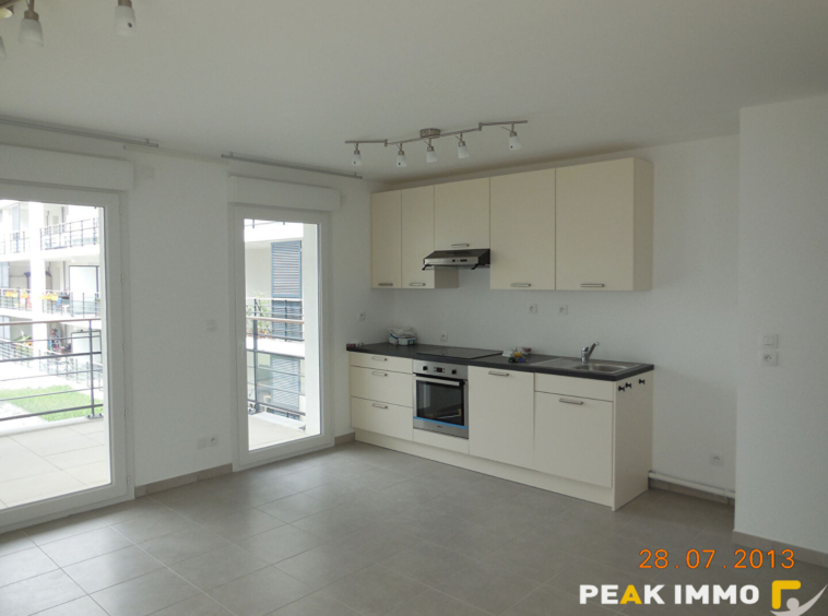 SAINT-JULIEN-EN-GENEVOIS   T3 récent avec balcon, garage et