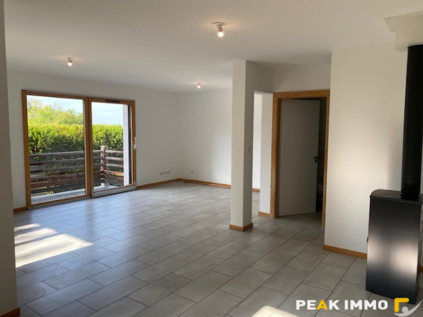 LUCINGES - MAISON MITOYENNE RECENTE PROCHE VILLAGE