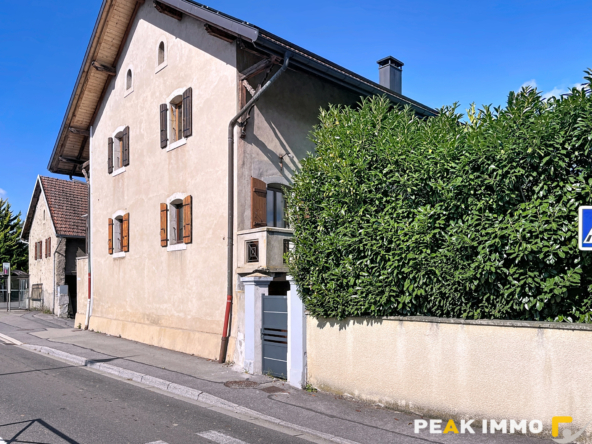 EN EXCLUSIVITE CENTRE NANGY MAISON DE VILLAGE avec JARDIN de