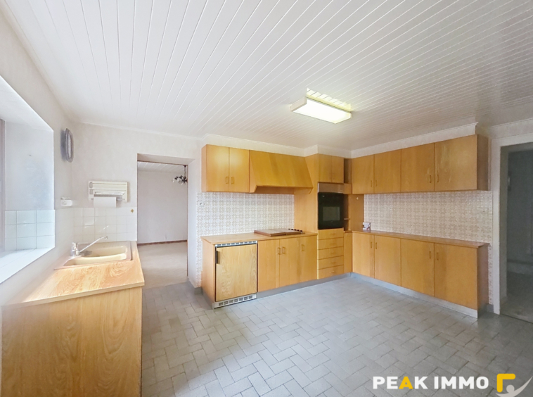 FILLINGES - Maison avec dépendances sur 590 m2 de terrain