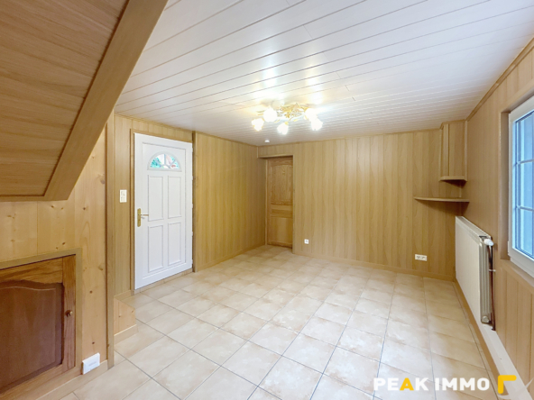 LUCINGES   À louer : charmante maison de village F4 de 84 m2
