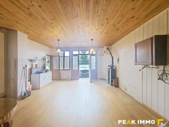 FILLINGES - Maison avec dépendances sur 590 m2 de terrain