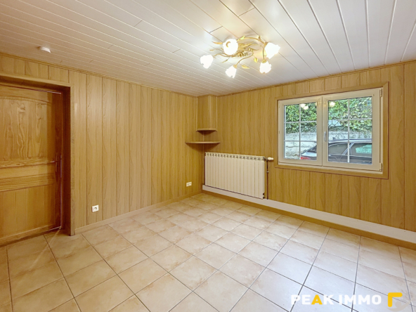 LUCINGES   À louer : charmante maison de village F4 de 84 m2