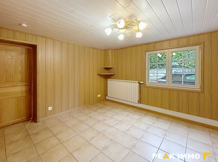 LUCINGES   À louer : charmante maison de village F4 de 84 m2