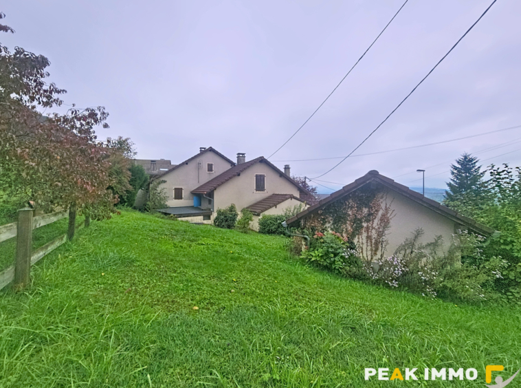 FILLINGES - Maison avec dépendances sur 590 m2 de terrain