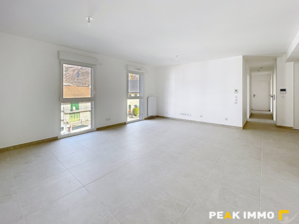 Appartement T4  R+2 86 m2 Centre de Doussard