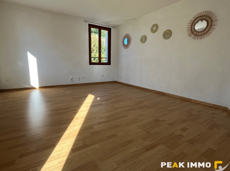 SAINT-JOIRE : Appartement 3 chambres 96m2