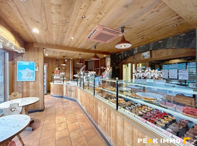 À louer à Marignier    Local commercial modulable avec grand