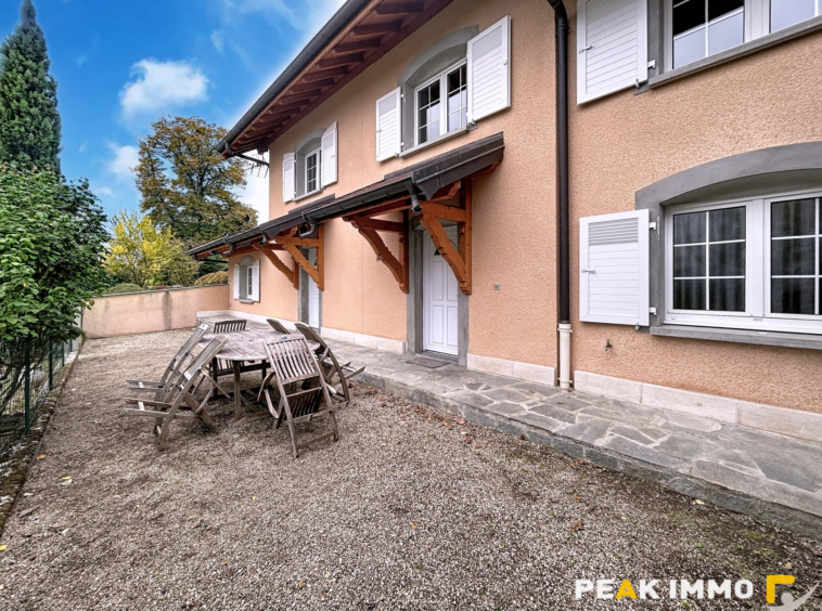LUCINGES   À louer : charmante maison de village F4 de 84 m2