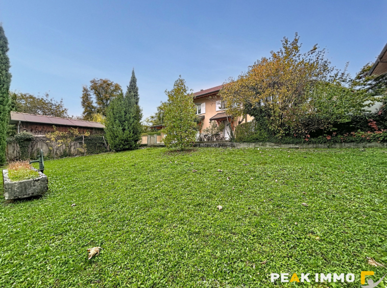 LUCINGES   À louer : charmante maison de village F4 de 84 m2