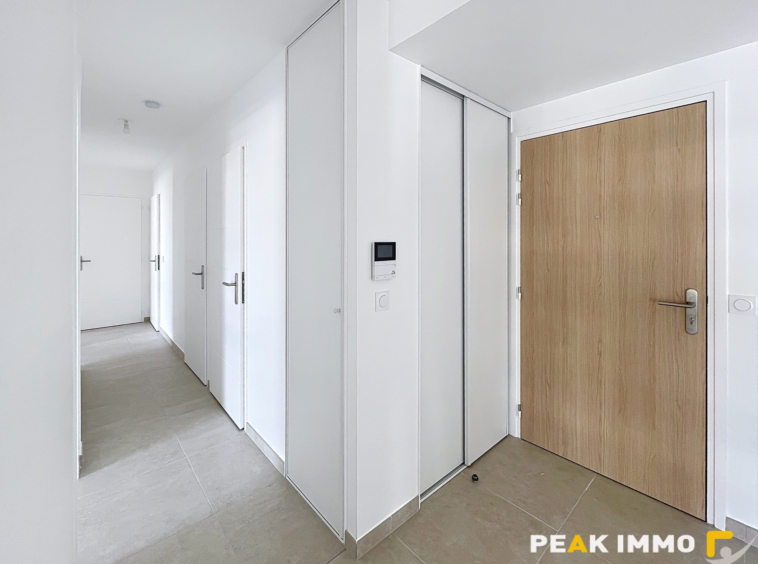 Appartement T4  R+2 86 m2 Centre de Doussard