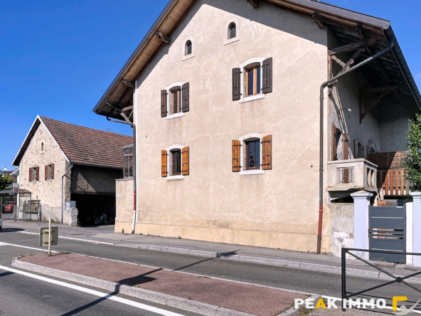 EN EXCLUSIVITE CENTRE NANGY MAISON DE VILLAGE avec JARDIN de