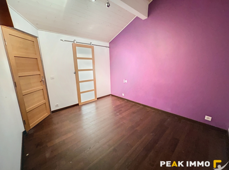 À louer   Superbe T3 duplex rénové   La Tour