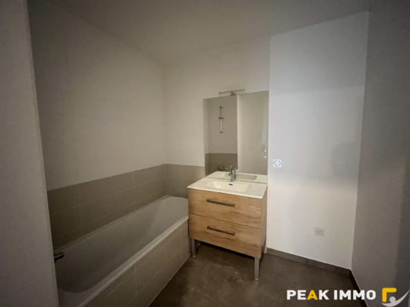 À louer   Appartement T3 neuf avec jardin à Viuz-en-Sallaz