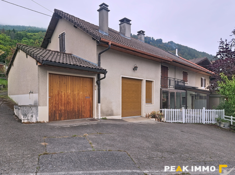 FILLINGES - Maison avec dépendances sur 590 m2 de terrain