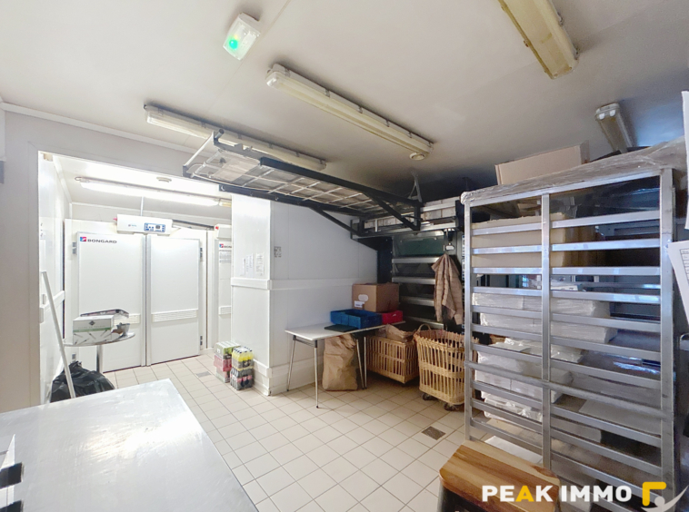 À louer à Marignier    Local commercial modulable avec grand