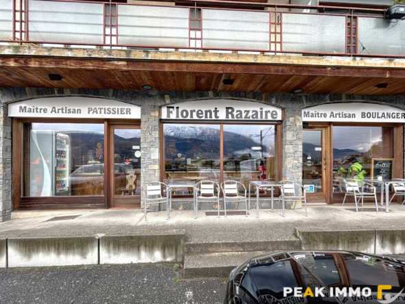 À louer à Marignier    Local commercial modulable avec grand