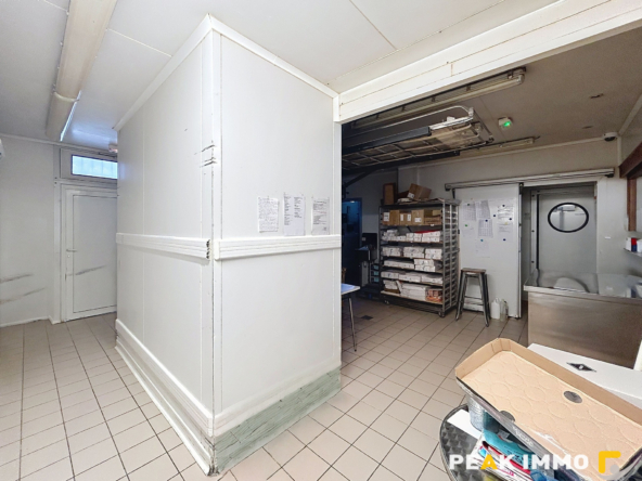 À louer à Marignier    Local commercial modulable avec grand