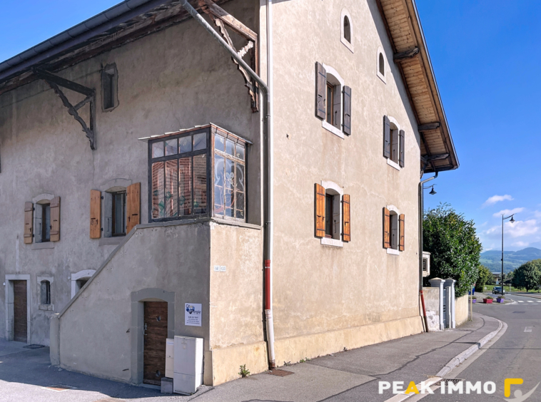 EN EXCLUSIVITE CENTRE NANGY MAISON DE VILLAGE avec JARDIN de