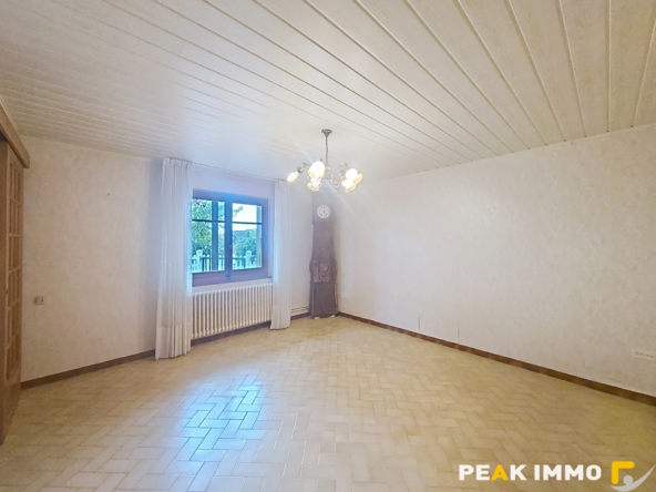 FILLINGES - Maison avec dépendances sur 590 m2 de terrain