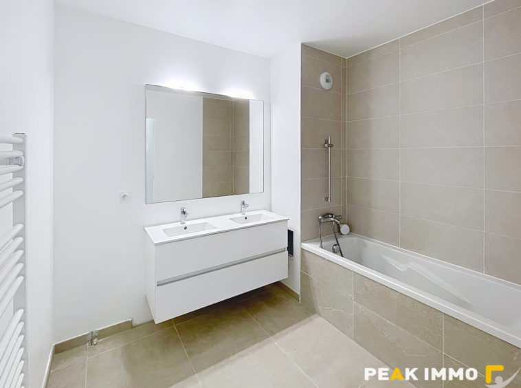 Appartement T4  R+2 86 m2 Centre de Doussard