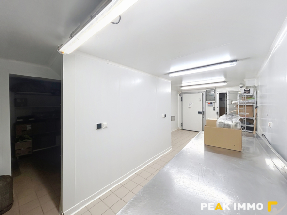 À louer à Marignier    Local commercial modulable avec grand