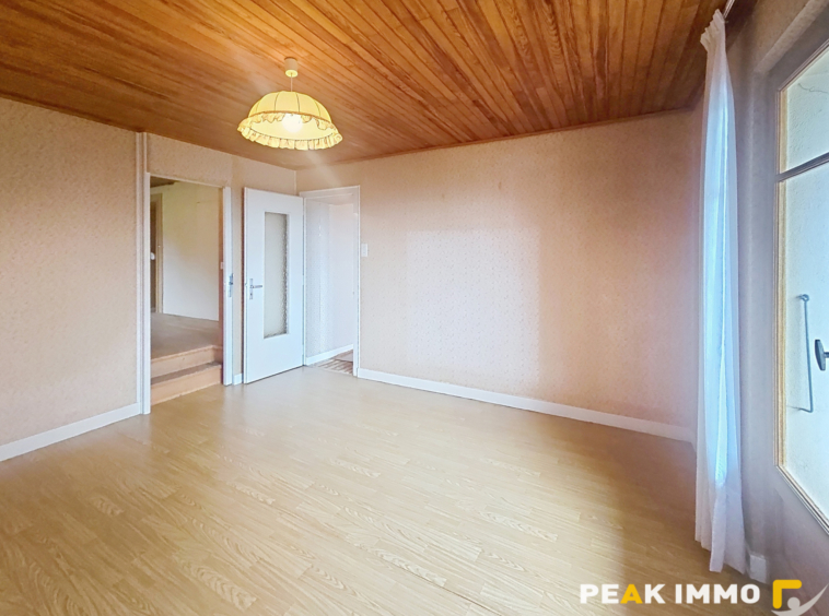 FILLINGES - Maison avec dépendances sur 590 m2 de terrain