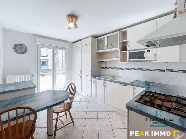 ANNEMASSE   À LOUER   BEL APPARTEMENT T3 MEUBLÉ AVEC GARAGE