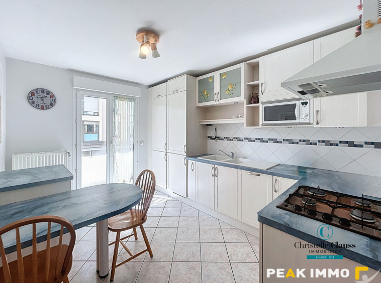 ANNEMASSE   À LOUER   BEL APPARTEMENT T3 MEUBLÉ AVEC GARAGE