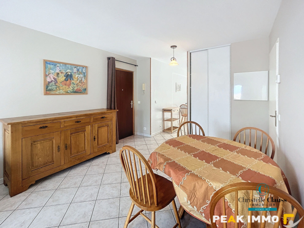 ANNEMASSE   À LOUER   BEL APPARTEMENT T3 MEUBLÉ AVEC GARAGE