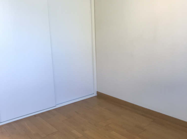 VILLE-LA-GRAND   À louer, appartement récent de type T3 proc