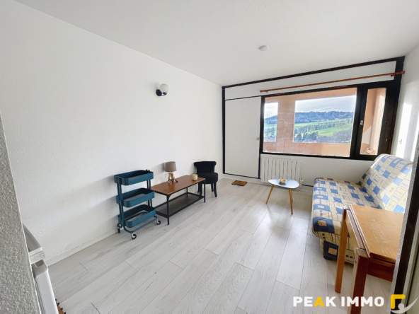 BOGEVE   À LOUER   STUDIO MEUBLÉ AVEC STATIONNEMENT PRIVATIF