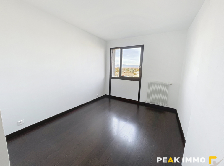 GAILLARD - T2 proche frontière et tramway   Accès direct Gen