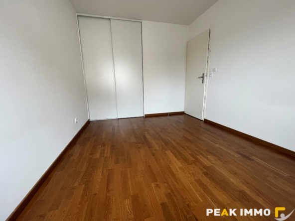 BONNE   À LOUER   APPARTEMENT T2 AVEC TERRASSE, JARDIN ET GA